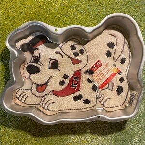 1996 Vintage Wilton Disney 101 Dalmatian’s Cake  Pan